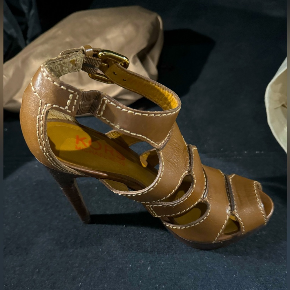 Michel KORS Worn 6 times high-heeled sandals, almost new.